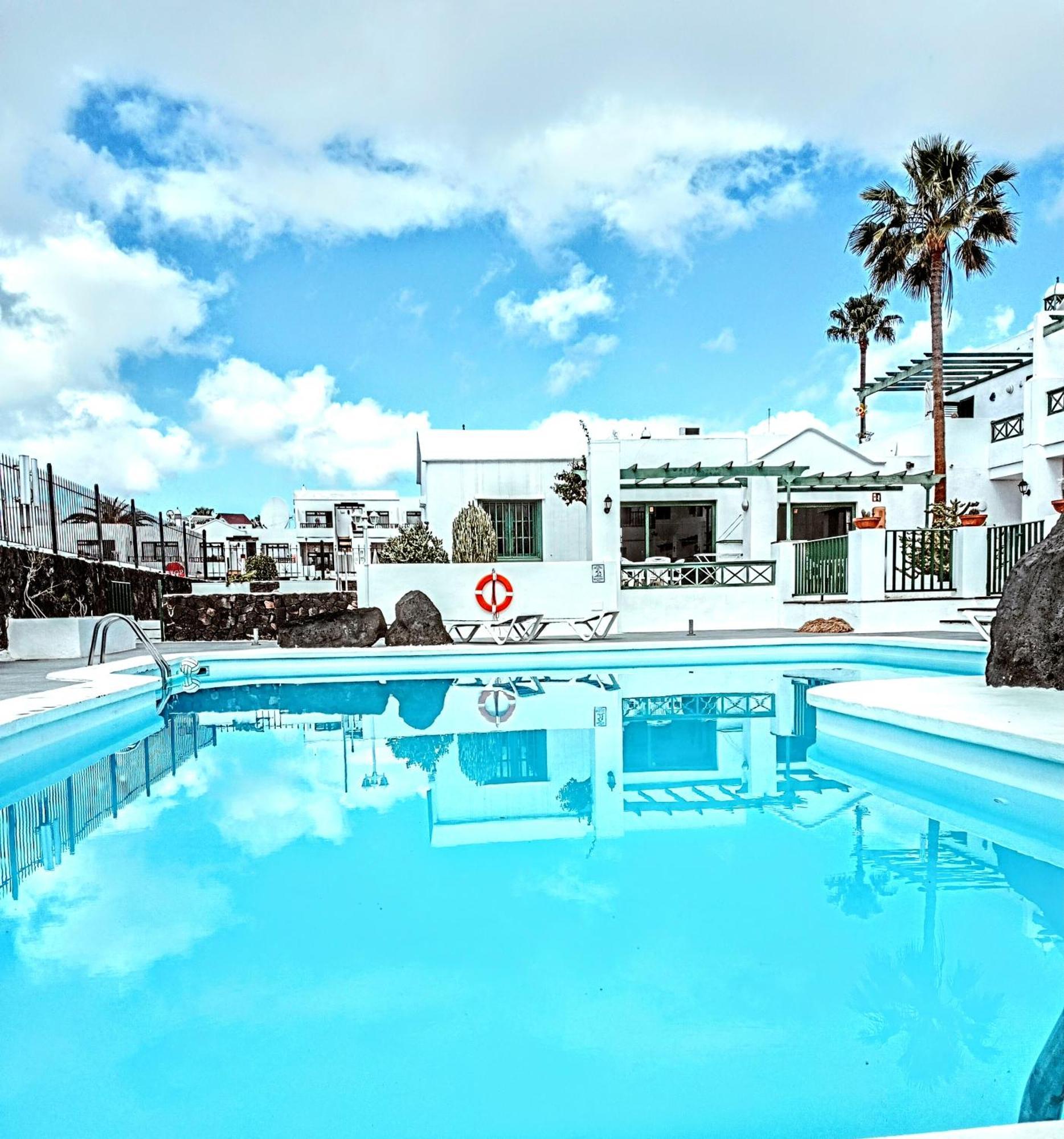 Apartamentos Las Acacias Puerto del Carmen  Exteriör bild