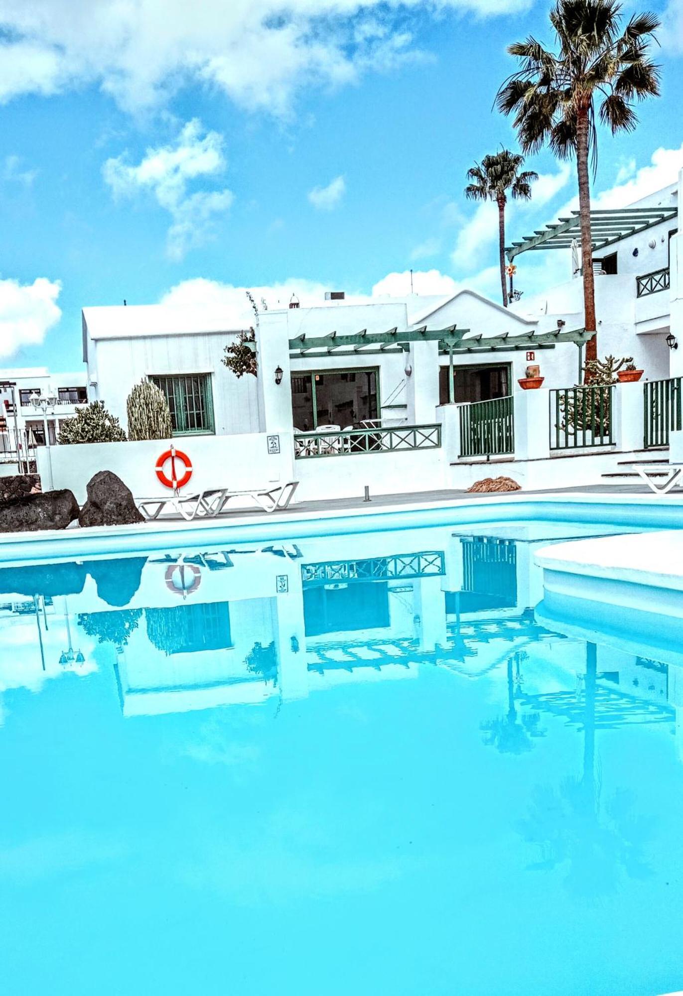 Apartamentos Las Acacias Puerto del Carmen  Exteriör bild