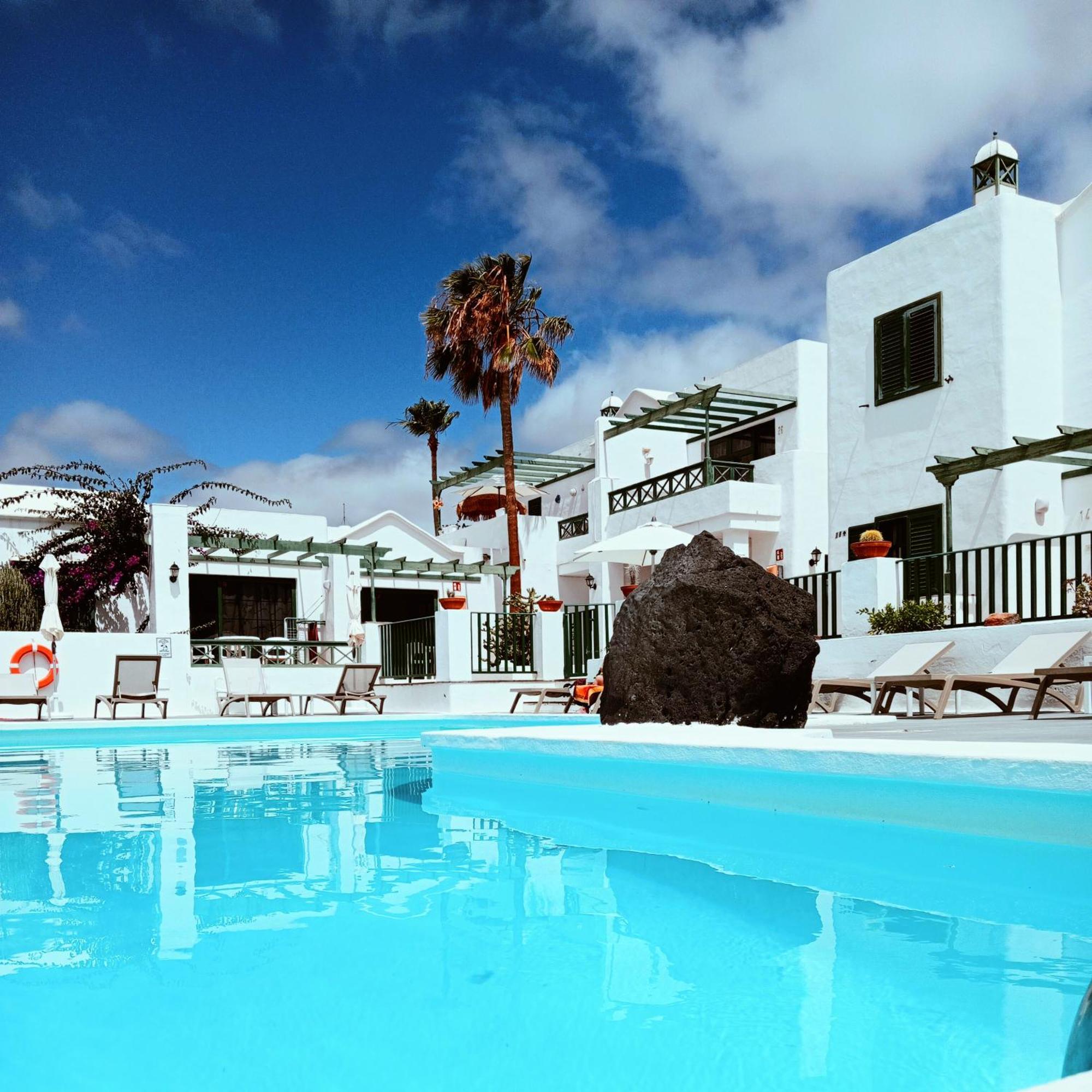 Apartamentos Las Acacias Puerto del Carmen  Exteriör bild