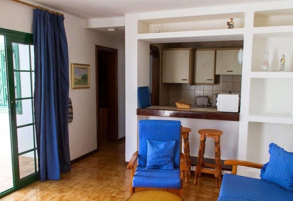 Apartamentos Las Acacias Puerto del Carmen  Exteriör bild