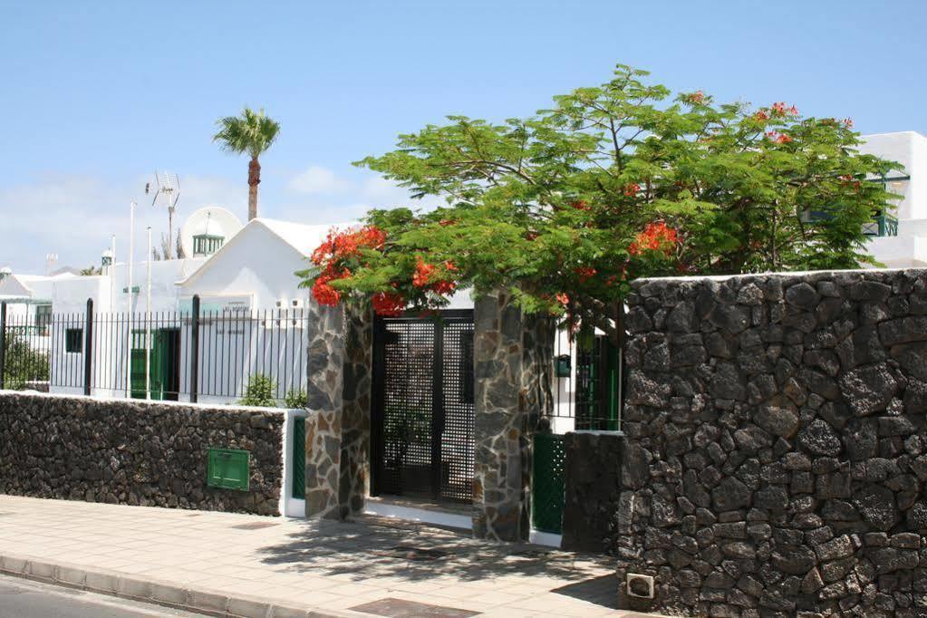 Apartamentos Las Acacias Puerto del Carmen  Exteriör bild
