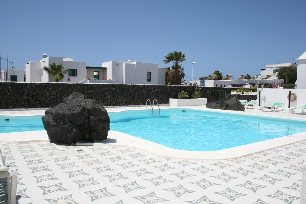 Apartamentos Las Acacias Puerto del Carmen  Exteriör bild