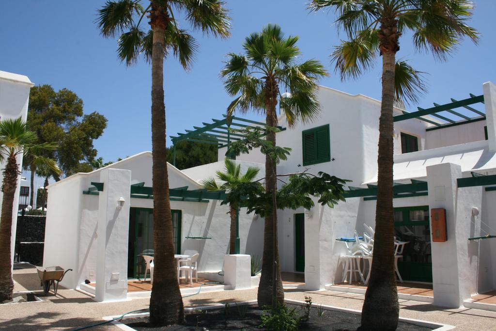 Apartamentos Las Acacias Puerto del Carmen  Exteriör bild