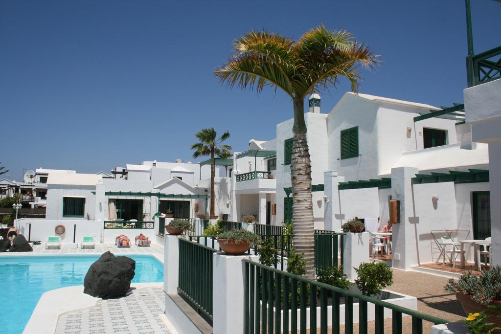 Apartamentos Las Acacias Puerto del Carmen  Exteriör bild