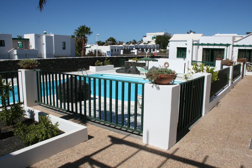 Apartamentos Las Acacias Puerto del Carmen  Exteriör bild