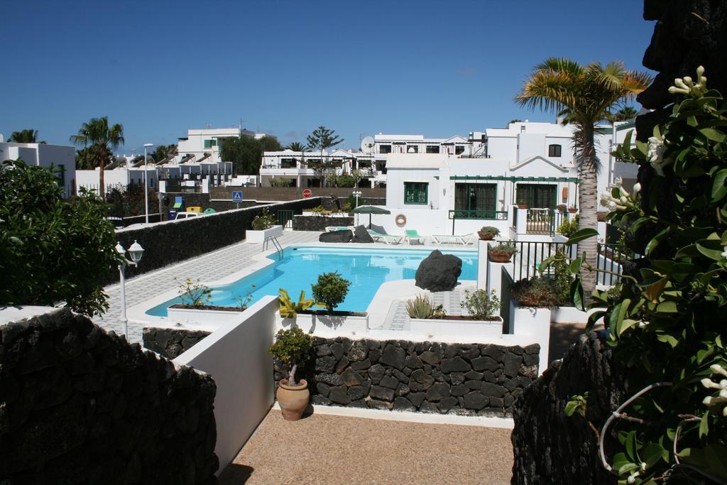 Apartamentos Las Acacias Puerto del Carmen  Exteriör bild